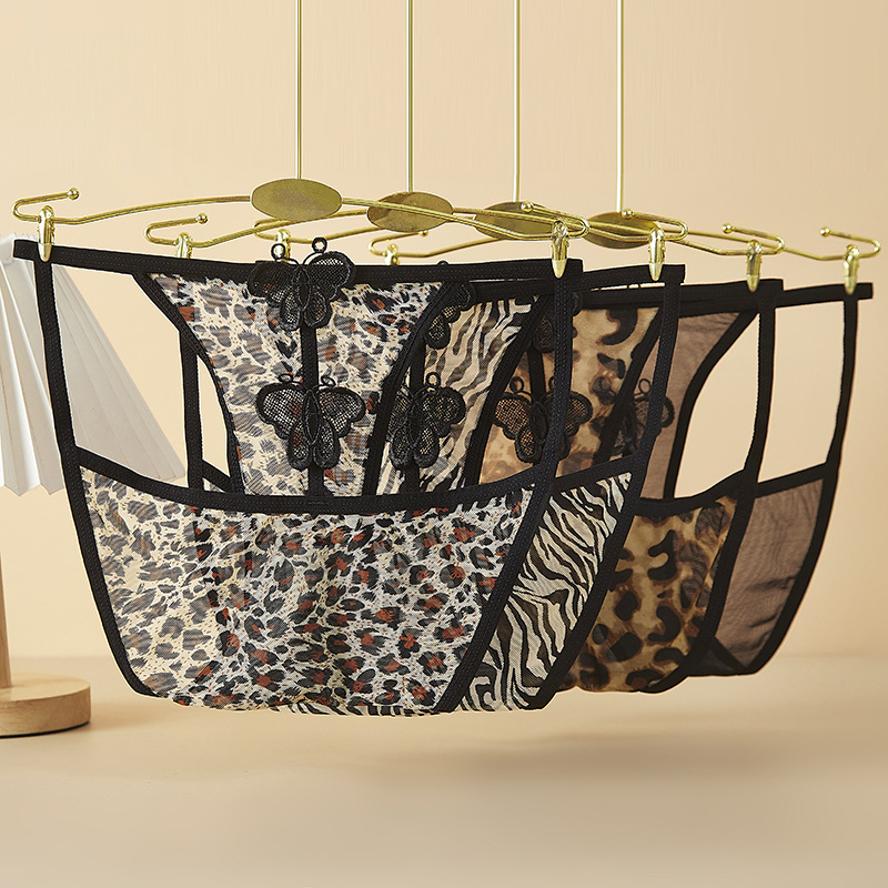The new pure and sexy mesh leopard print women's underwear is comfortable and breathable, with a cut-out fine band and embroidered butterfly flower inside that is alluring Application Scenario