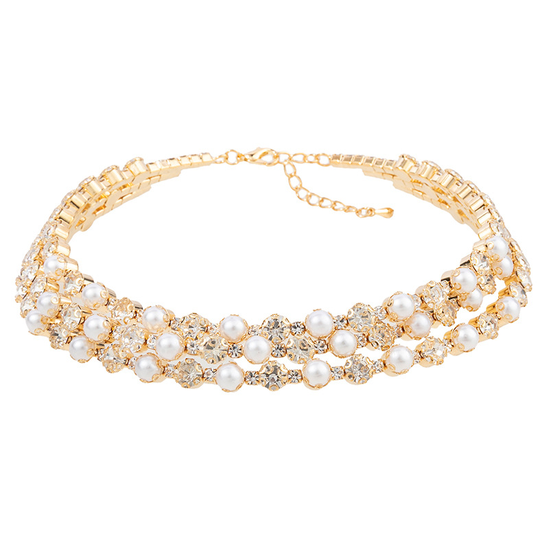 The bride's wedding features three rows of pearl necklaces, multiple rows of elastic rhinestones from Europe and America, and luxurious and elegant choker necklaces thumbnail