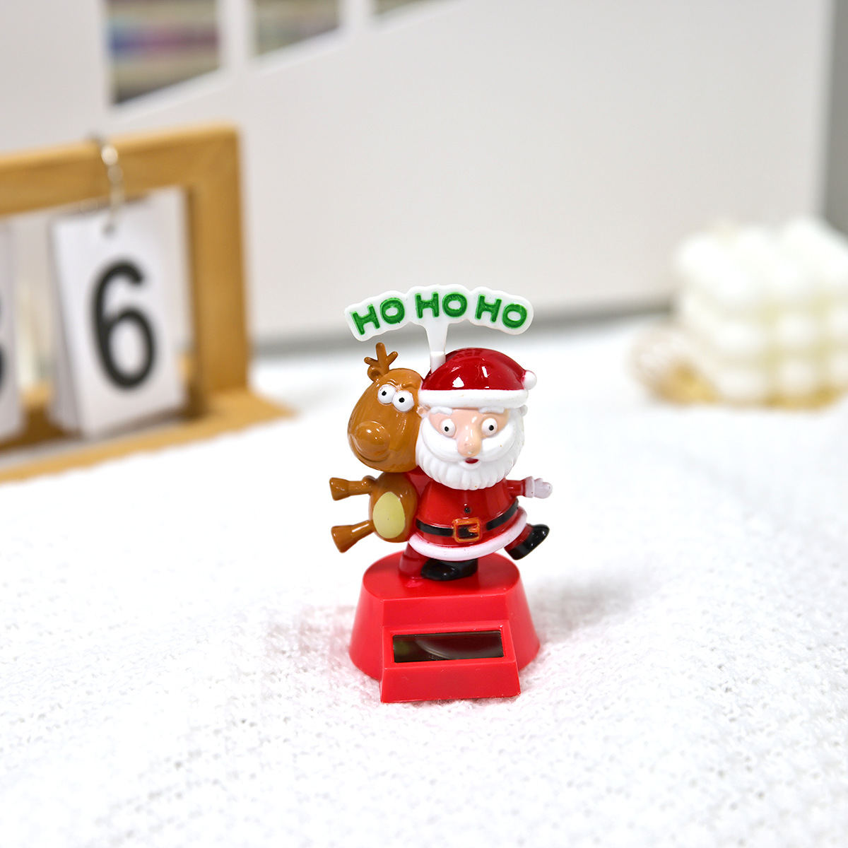 Creative solar-powered swing dolls, Christmas holiday gifts, reindeer, Santa Claus, automatic swing device, car accessories