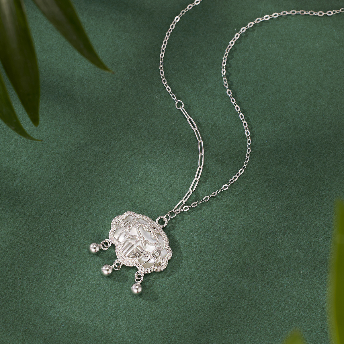 Good Fortune and Peace Lock necklace for women, no fading, court white shell longevity lock, collarbone chain for women, S925 sterling silver details Picture