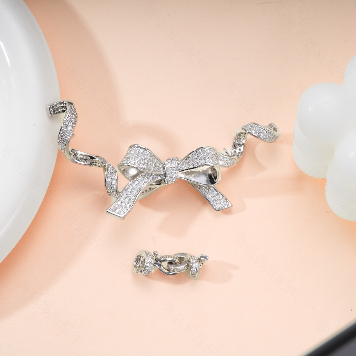 Copper plated with palladium and white gold, slightly inlaid with zirconium bow tassels, connecting buckle, pearl necklace clasp, DIY jewelry accessory Specification image