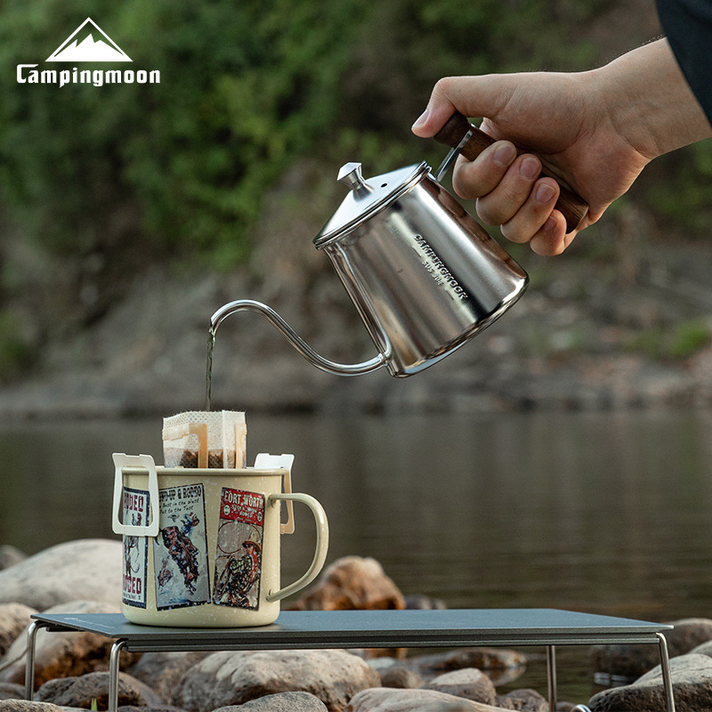 Koman SW-3 coffee hand-brewed pot, 304 stainless steel one-piece process, gooseneck narrow-mouthed pot, outdoor water bottle coffee pot Application Scenario