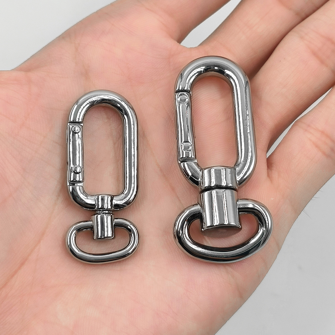 Zinc alloy open track round spring coil small D oval tail luggage hardware accessories spring buckle lulu dog buckle details Picture