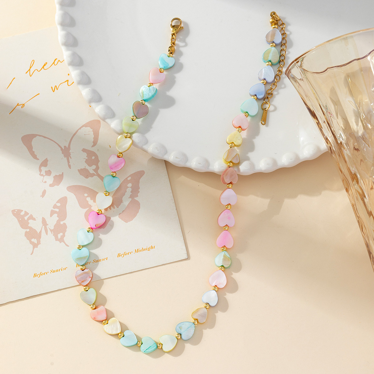 New shell heart necklace for women, light luxury style, niche design, high-end feel, French shell collarbone chain manufacturer wholesale