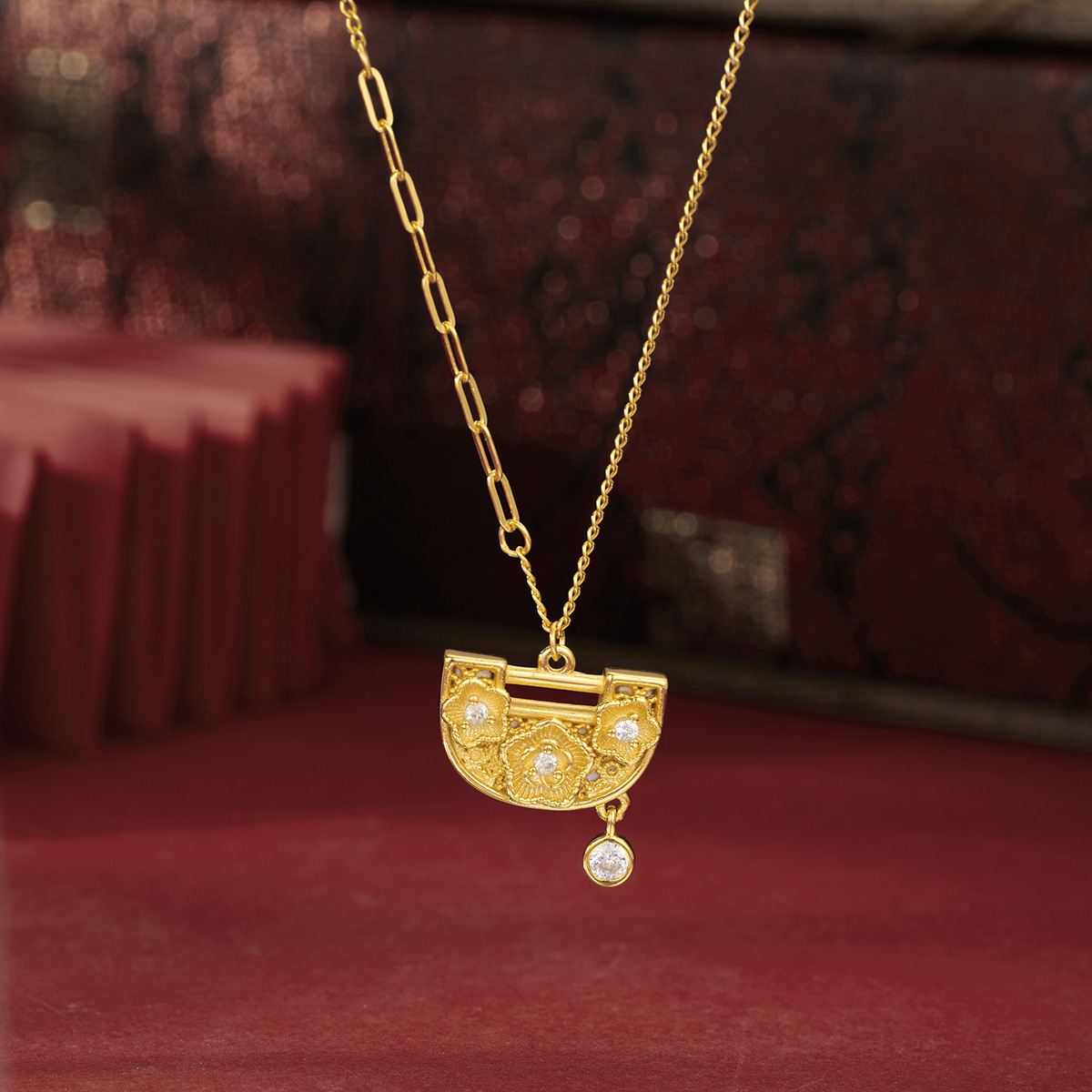 S925 Silver Creative Design National Trend Silver gold-plated ancient Method Peony Small Lock Bag Necklace, Peony flower silk shell lock Pendant full figure