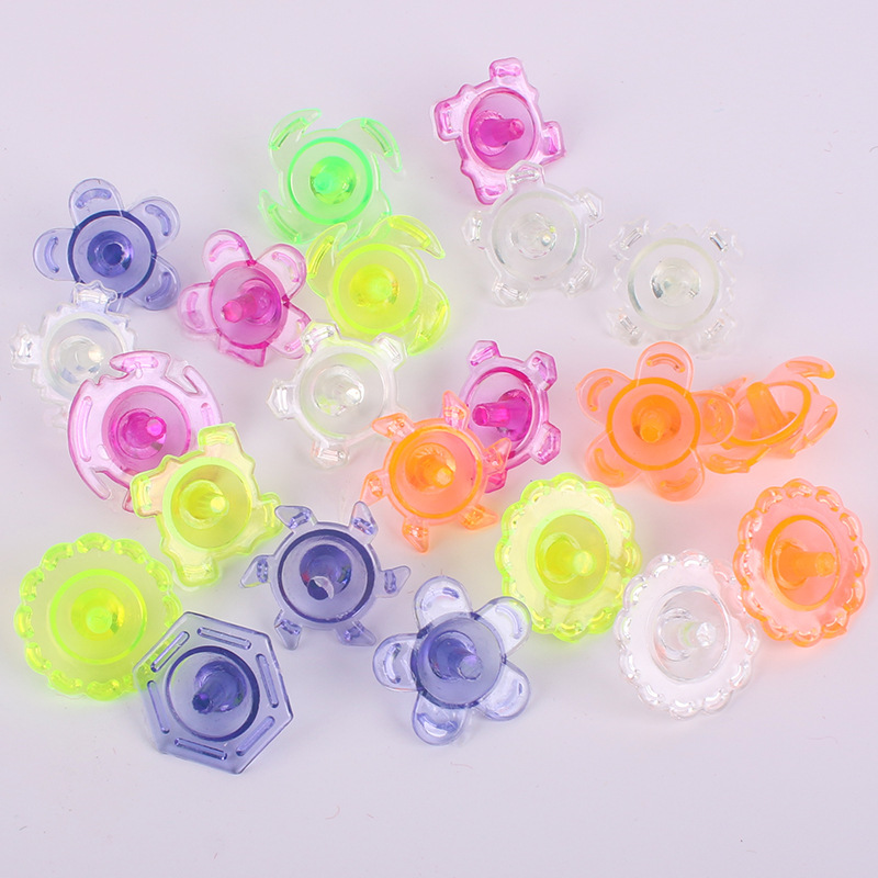 Plastic small gyroscope, children's nostalgic rotating gyroscope toy, classic small toy, kindergarten prize small gift Application Scenario
