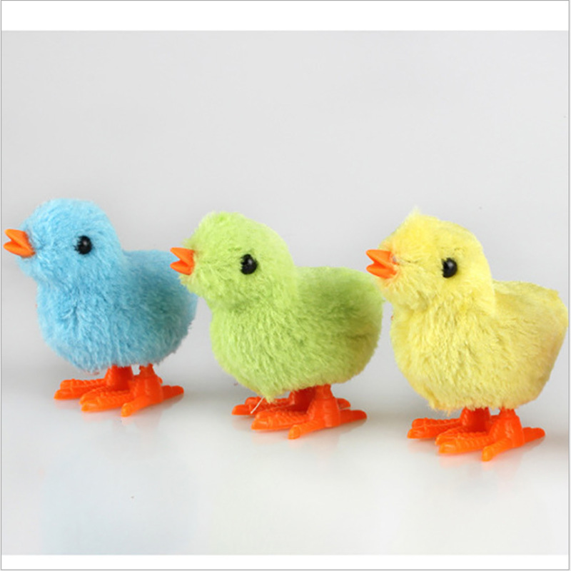 This plush wind-up chicken is a cute, nostalgic and realistic toy for children, babies and kids. It can be wound up, jump and run Specification image