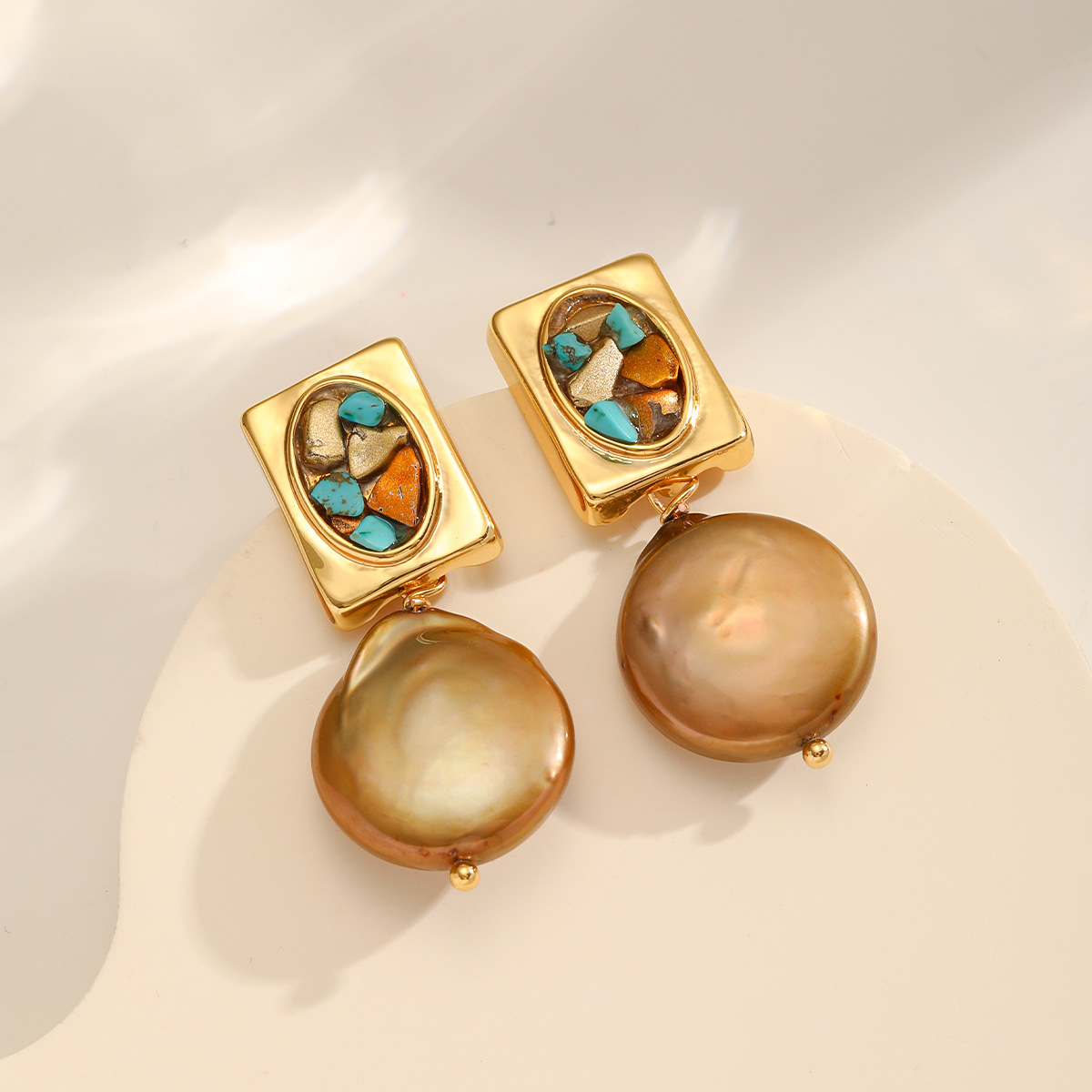 Nasha Cross-border Exclusive retro court-style earrings, light luxury and high-end color contrast s925 Silver needle Pearl Exquisite earrings Specification image
