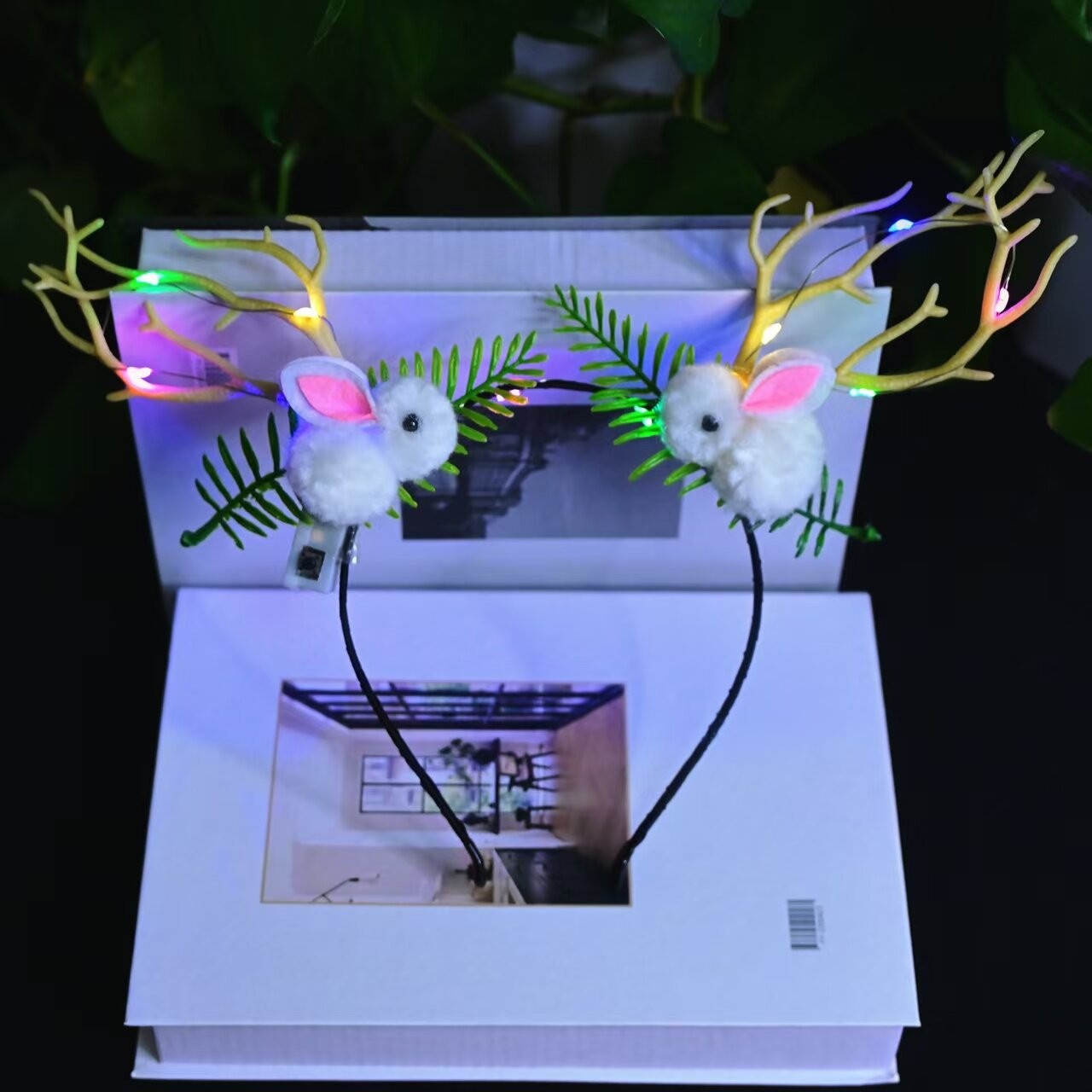 The new internet-famous glowing little rabbit, big antler headband, rabbit ears, concert props, photo tool, night market street stall Specification image