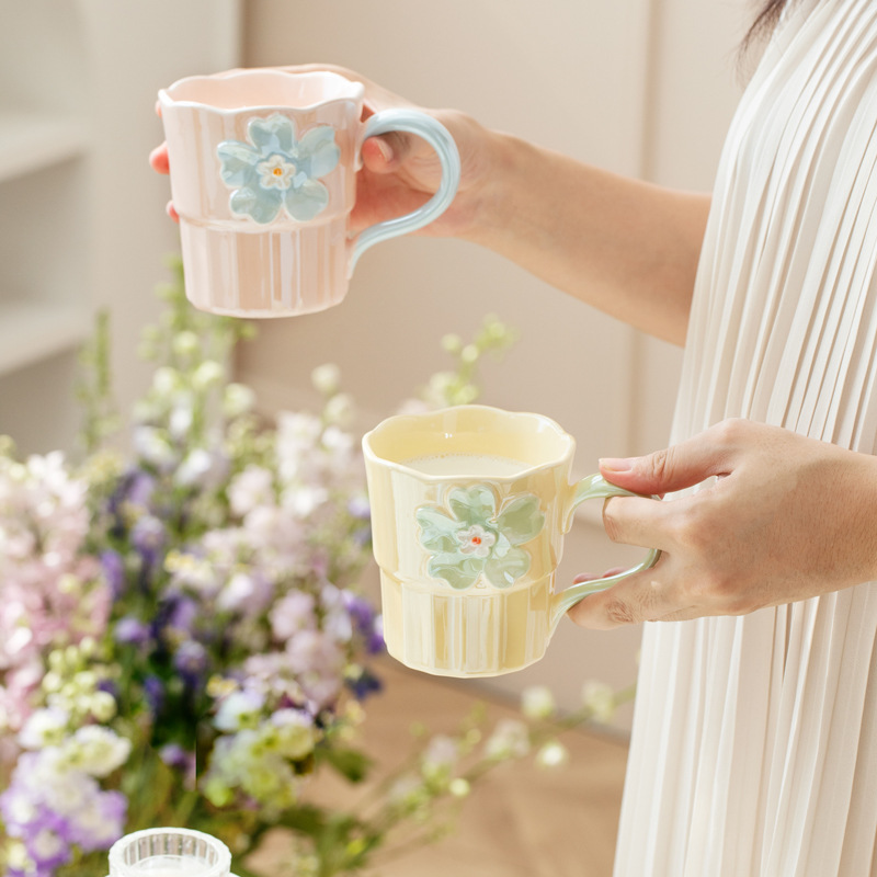 Pearl glaze hand-painted embossed flower mugs, girls' office ceramic drinking cups, Korean coffee cups, milk cups details Picture