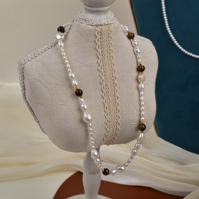 Baroque irregular-shaped pearl necklace, natural freshwater, high-end and fashionable pearl necklace, paired with sweater chain, light luxury