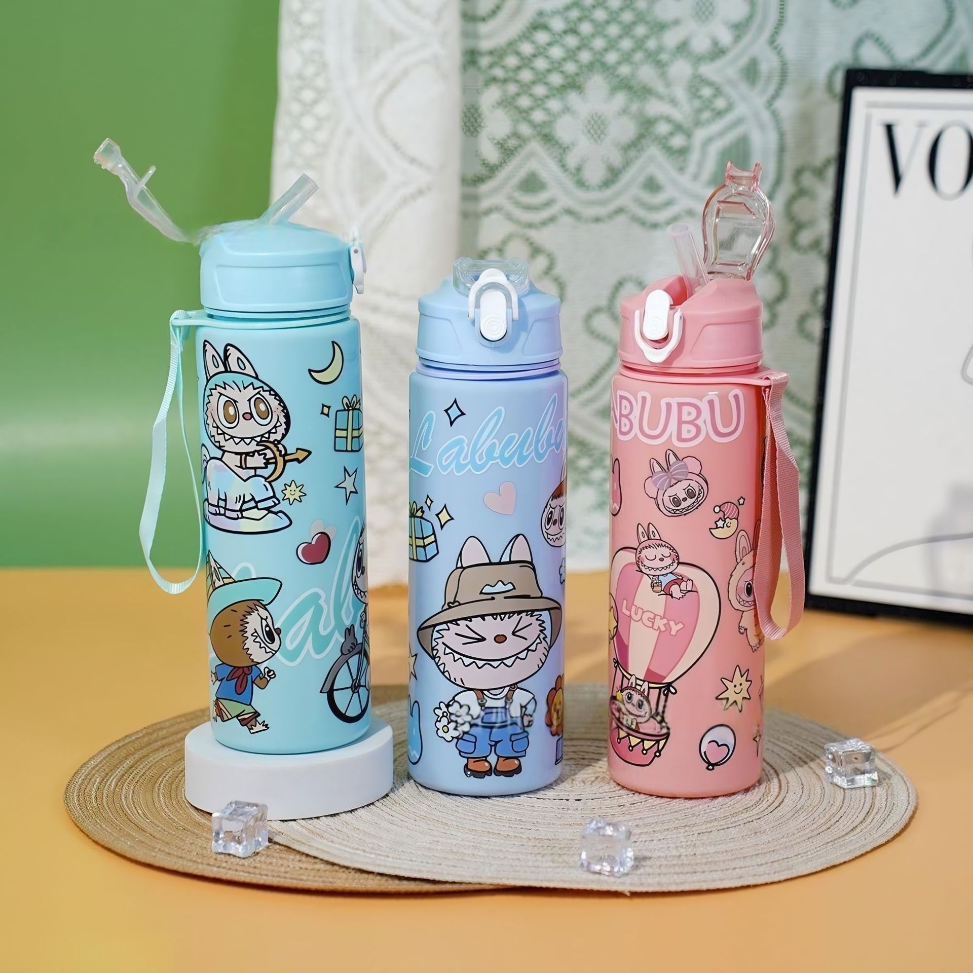 New cross-border bountiful plastic cup with straw, Kapibara cartoon water cup with handle, 800ML Application Scenario