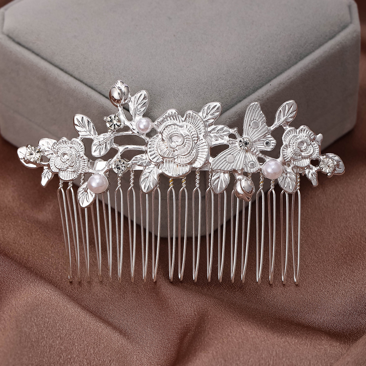 Amazon's best-selling European and American bride hair combs, floral ancient style, Chinese pearl insert combs, and fashionable alloy headwear details Picture