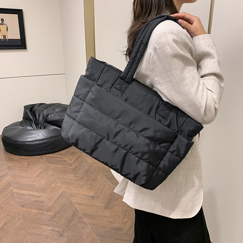 New simple tote bag for foreign trade, large-capacity commuter handbag for women, lightweight nylon fabric, single-shoulder bag for college students Specification image
