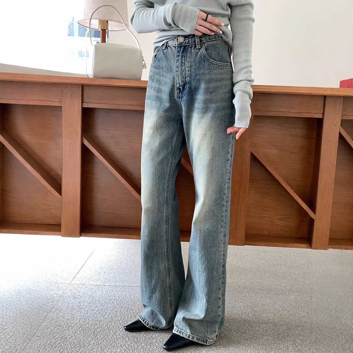 Retro narrow straight-leg jeans for women's autumn and winter 2025 new style Korean high-waisted slimming versatile casual floor-length pants details Picture