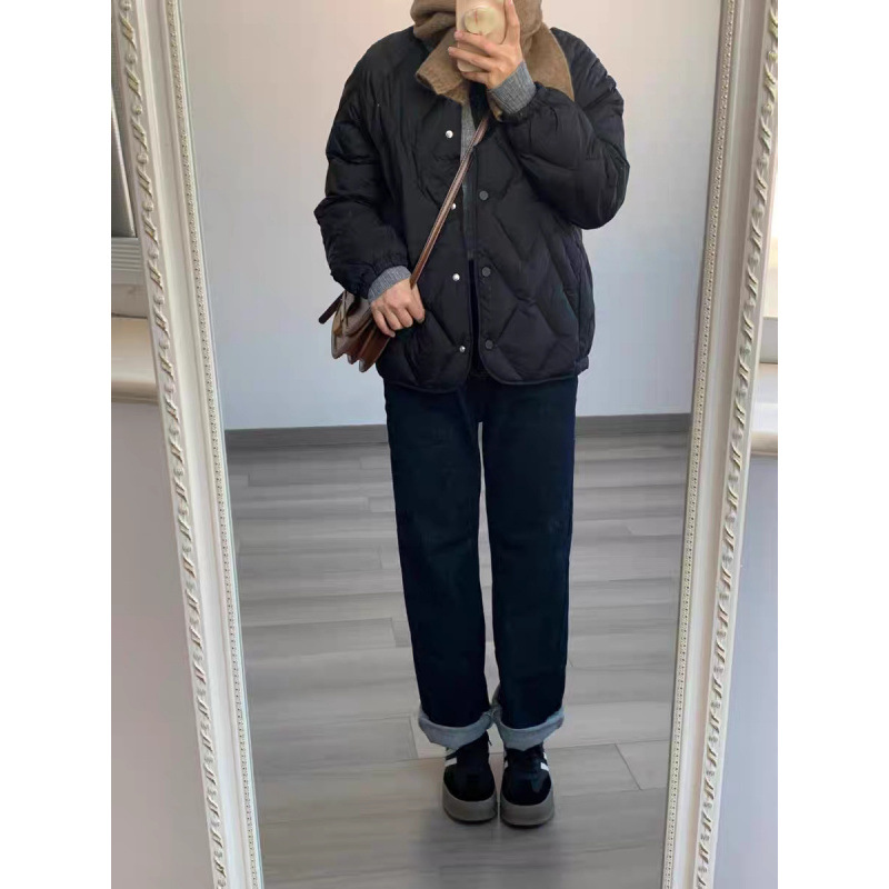 2025秋冬短款菱格圆无领轻薄羽绒服女士内胆白色鸭绒时尚休闲外套白底实物图