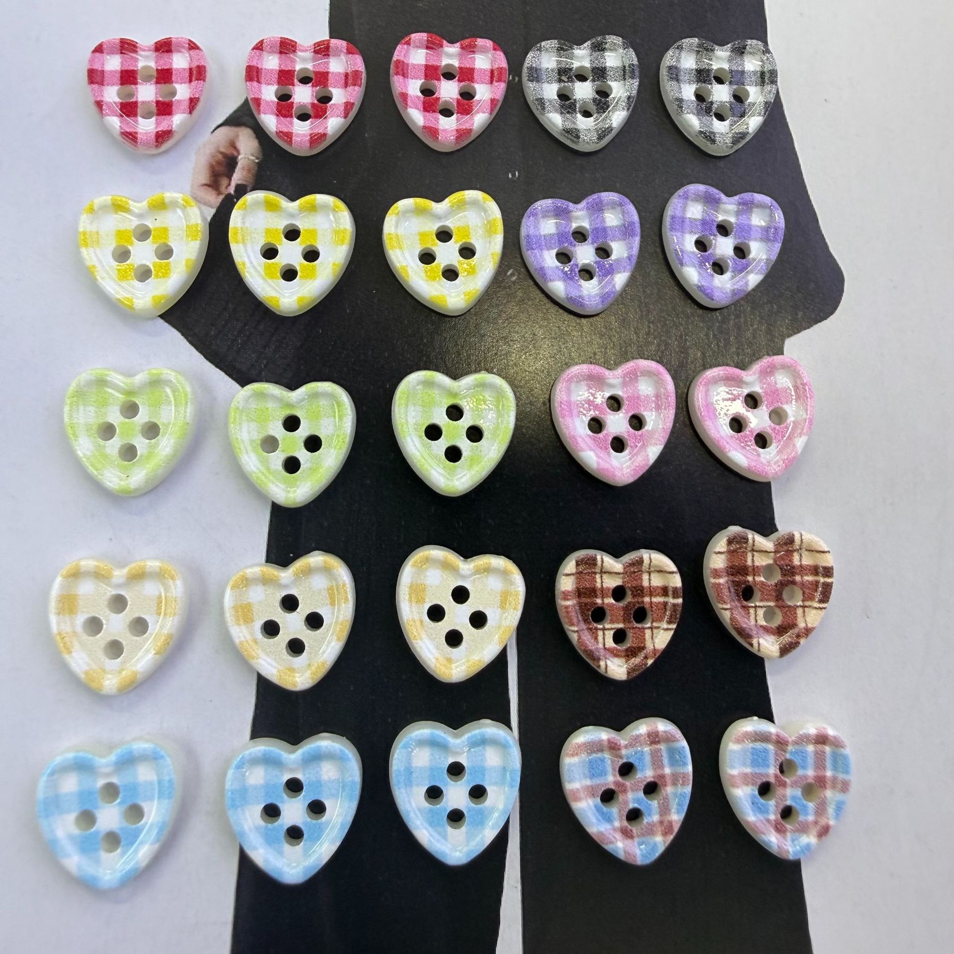 New summer ice-transparent checkered heart button diy handcrafted material clothing accessory button with four eyes details Picture