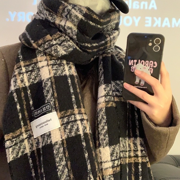 One-piece New Year red scarf for women, autumn and winter new style, Korean style, versatile, thick and warm, student high-end, soft and glutinous scarf shawl wholesale at street stalls Application Scenario