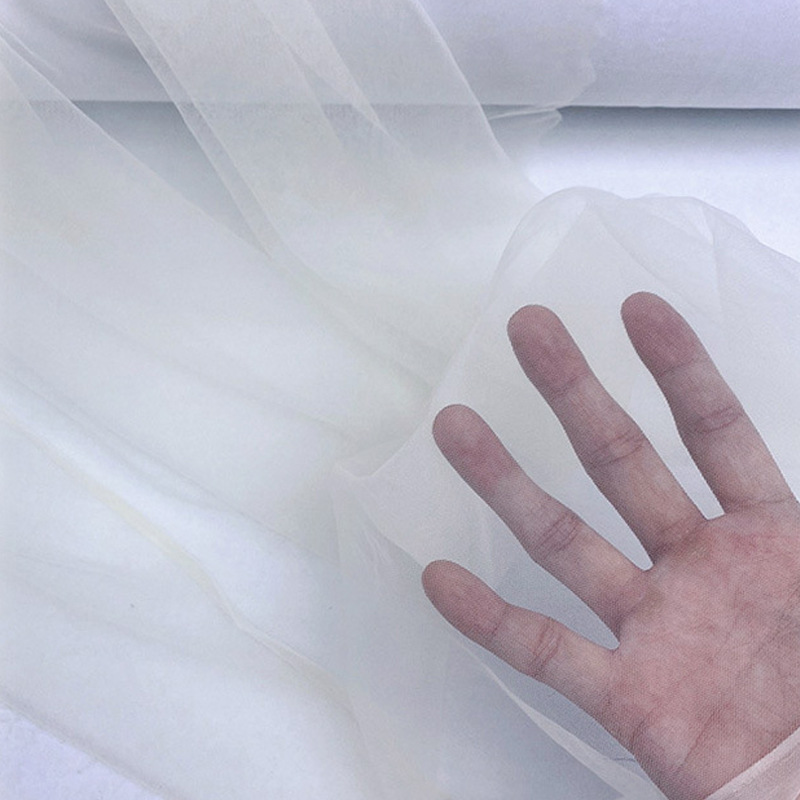 The manufacturer supplies gauze fabric for children's clothing, gauze skirts, wedding decorations, soft gauze dresses, gauze mosquito nets, and mesh fabric details Picture