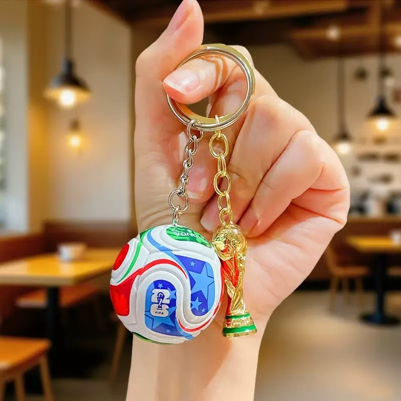 2026世界杯纪念小礼品仿真足球钥匙扣挂饰汽车包包小挂件礼品批发