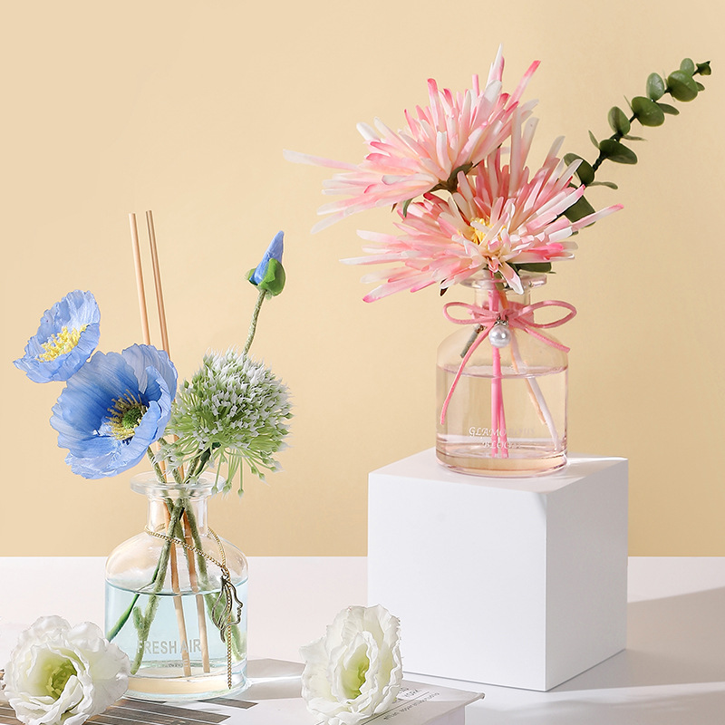 Flower arrangement, home dried flowers, flameless aromatherapy essential oils, home rattan fragrance ornaments, fresh and deodorizing air in the bedroom
