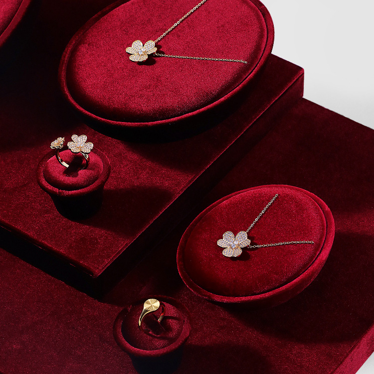 高端丝绒黄金珠宝首饰展示道具戒指项链手镯饰品展示架红色可定制细节图