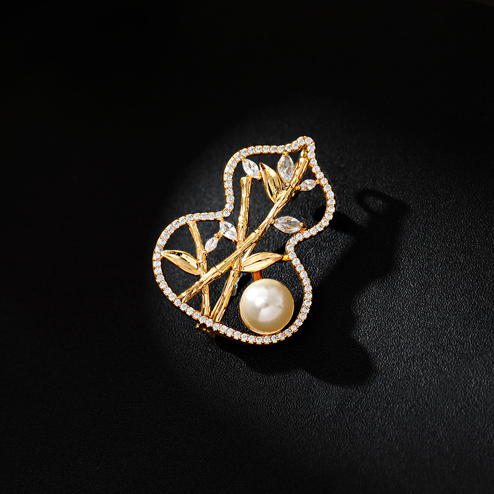 Hyacinth Chinese-style hollowed-out gourd, luxurious bamboo joint, high-end brooch, fashionable and light luxury, pearl coat, brooch and accessory Specification image