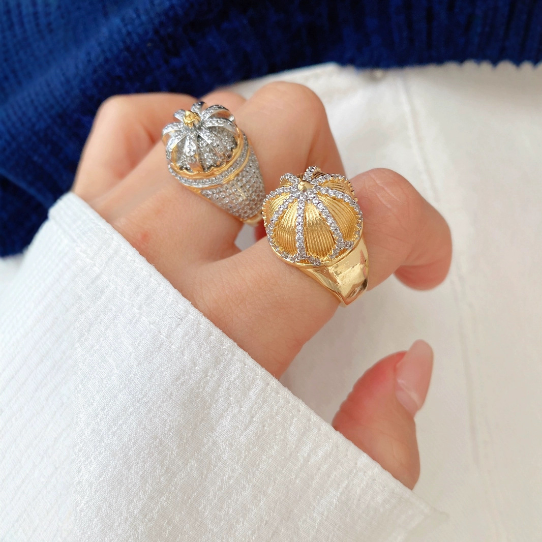 A simple two-color, gold-plated zircon geometric open ring for women on Instagram, a niche and high-end retro ring