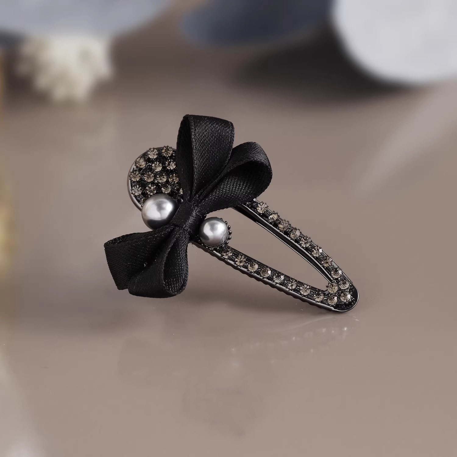 Water diamond bow duckbill clips, fashionable and high-end hair clips, headwear, hair clips, ladies' stylish bangs, side hair clips details Picture