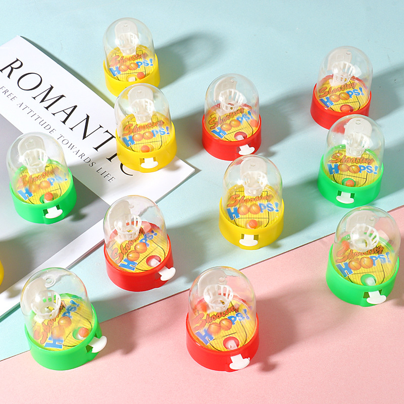 酒桌游戏/多功能棋盘/掼蛋发牌器/卡牌卡套/木质玩具产品图