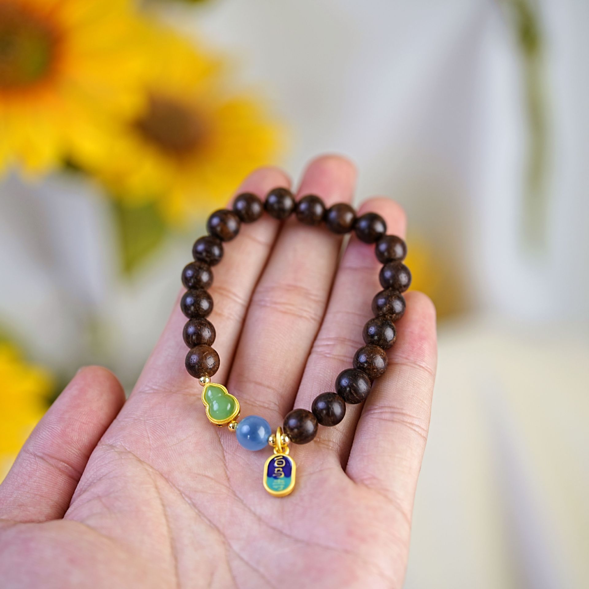 New Chinese-style bead sandalwood bracelet, chalcedony gourd fortune pendant, wooden cultural play bracelet, beaded jewelry and accessories