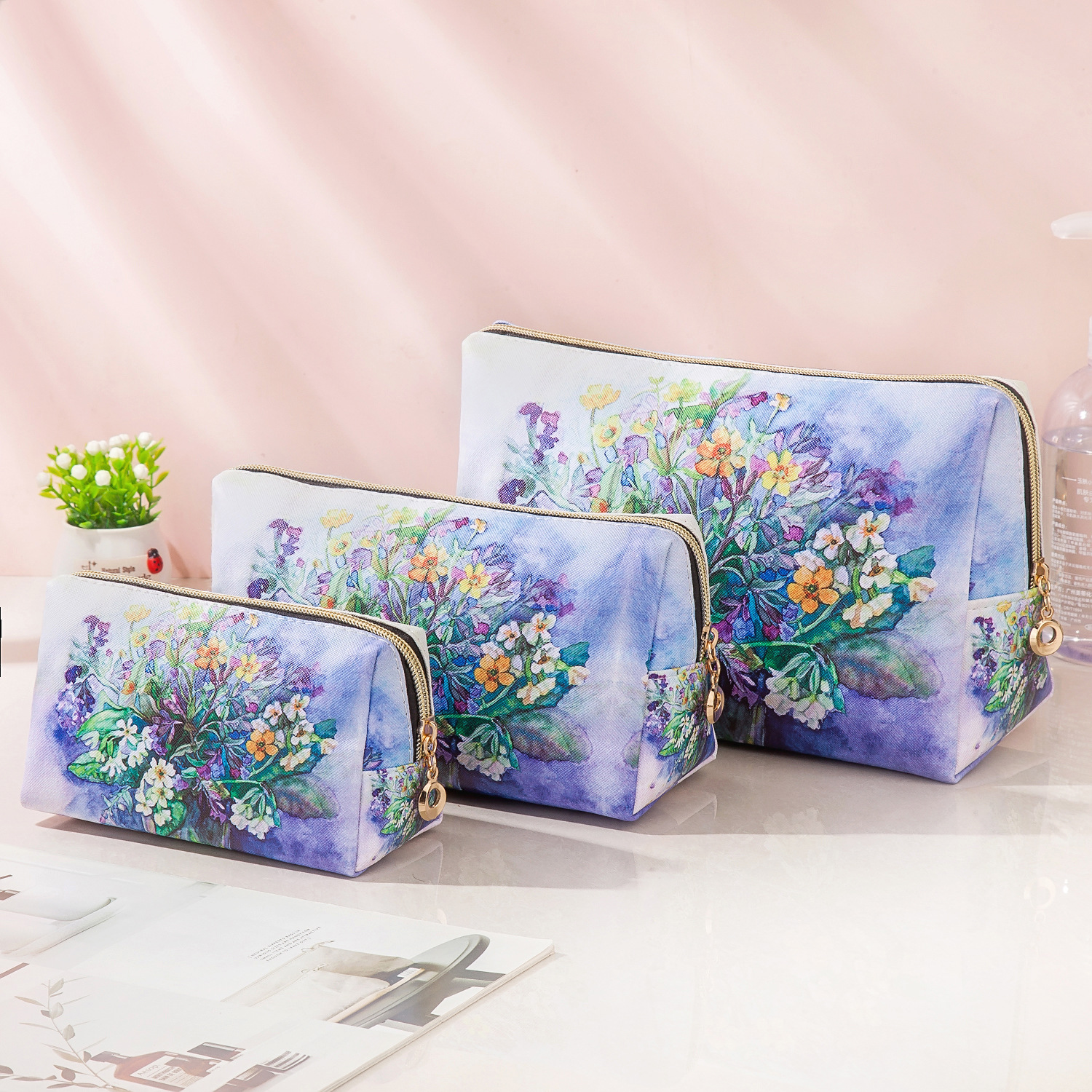 Cross-border portable large-capacity PU makeup bag, women's travel storage bag, waterproof clutch bag, size combination toiletry bag Specification image