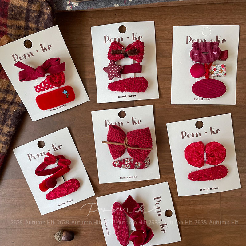 New Korean-style red bow hair clips for children and girls in autumn and winter, side seamless fabric bangs, side hair clips, Pom.kr retro red handcrafted hair clips: Knitted bow bear style sweet girl autumn and winter fragrance Specification image