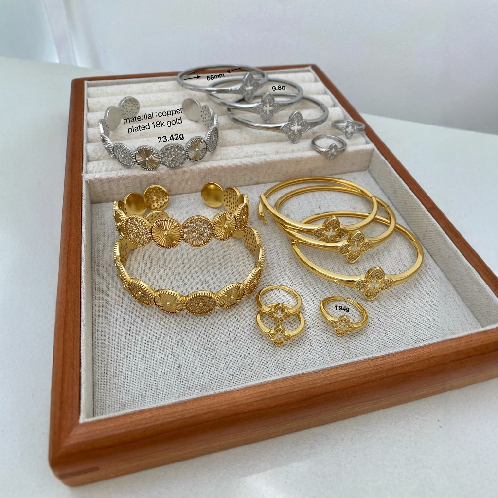 This retro C-shaped bracelet with an INS style from Europe and America is simple and versatile. It is a copper-plated real gold bracelet with an adjustable opening details Picture