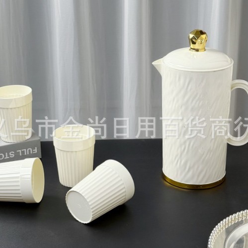 Transparent solid plastic cold water bottle, large capacity household tea brewing bucket measuring pot, high-temperature resistant milk tea shop cold water bottle Specification image