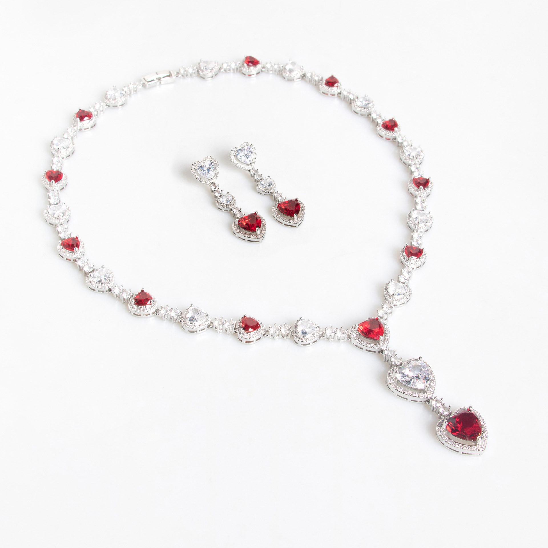 European and American bride's banquet dress, tassel heart-shaped teardrop zircon, simple, sweet and versatile heart necklace, earrings set Item Picture