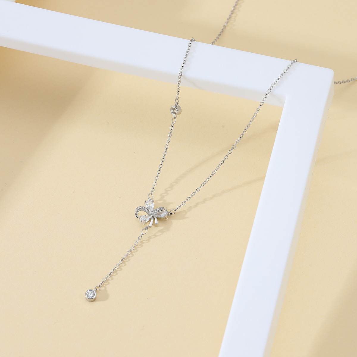 New copper-plated real gold and zircon necklace for women, light luxury fringed collarbone chain, InS-style flower pendant details Picture