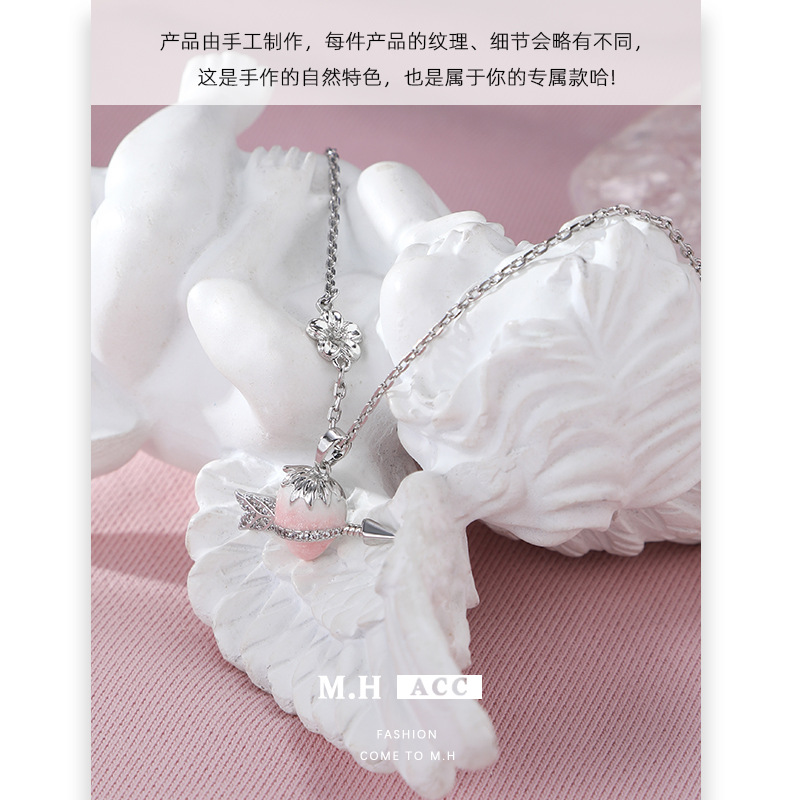 草莓箭矢项链女款小众独特设计原创锁骨链新款甜美百搭高级感颈链 Application Scenario