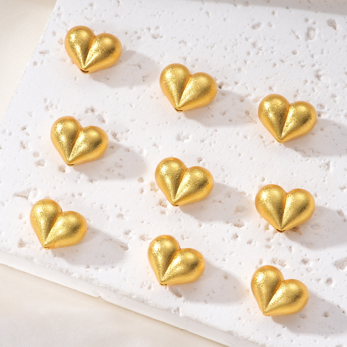 Ancient-style sand gold accessories, electroplated heart-shaped peach-shaped bead necklace, bracelet, bracelet, crystal, diy handcrafted bead material Specification image