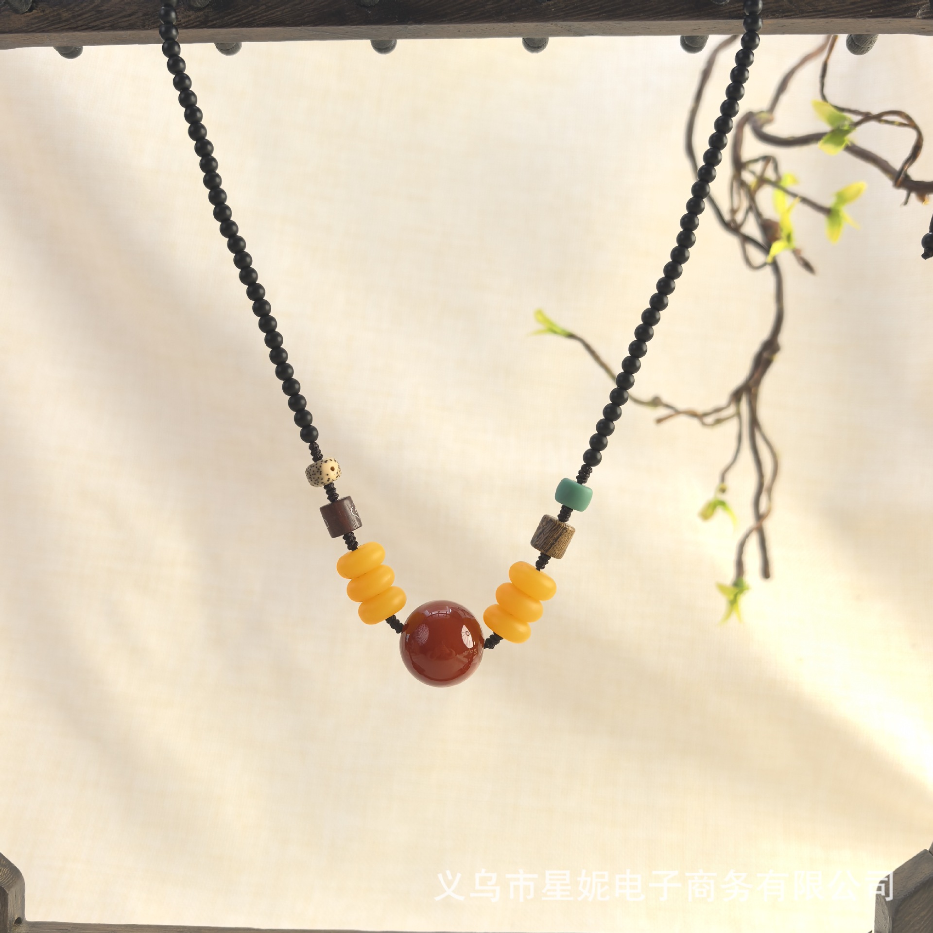 Retro second-generation amber bead necklace, versatile for women, ethnic-style peace pendant, collarbone chain, pendant, sweater accessory Specification image