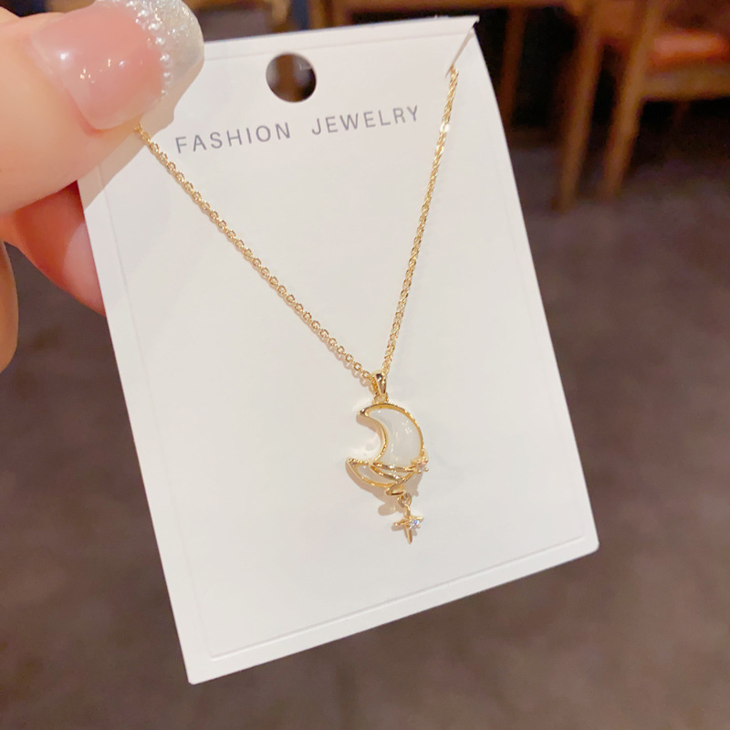 Summer new exquisite, fashionable and versatile mother-of-pearl star moon pendant necklace, unique, light luxury, gentle and versatile collarbone chain for women Specification image