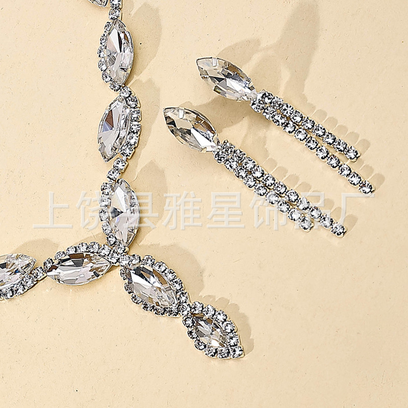 European and American cross-border best-selling women's jewelry, light luxury evening dress accessories, 3-piece set, bracelet, necklace, earrings Application Scenario