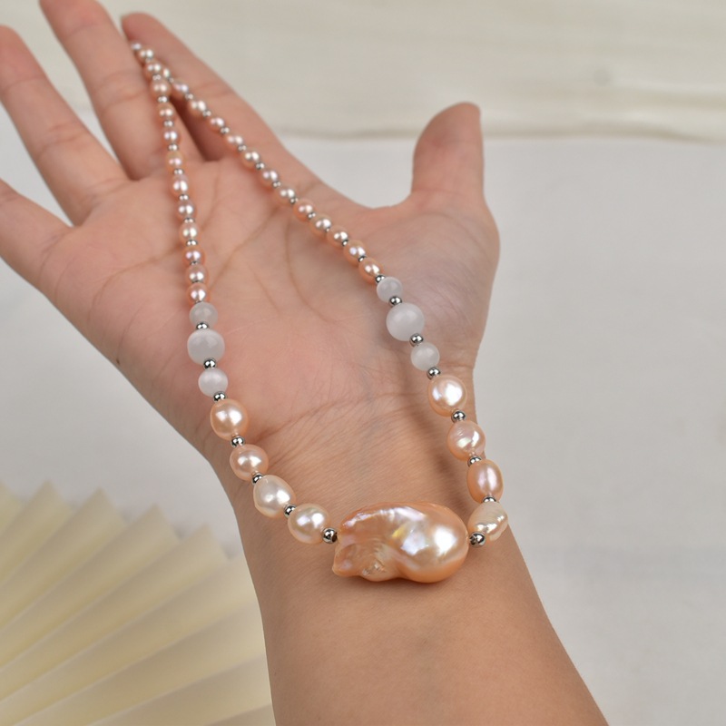 Natural freshwater irregular-shaped large Baroque pearl necklace, women's high-end, light luxury, versatile commuting sweater, collarbone necklace details Picture