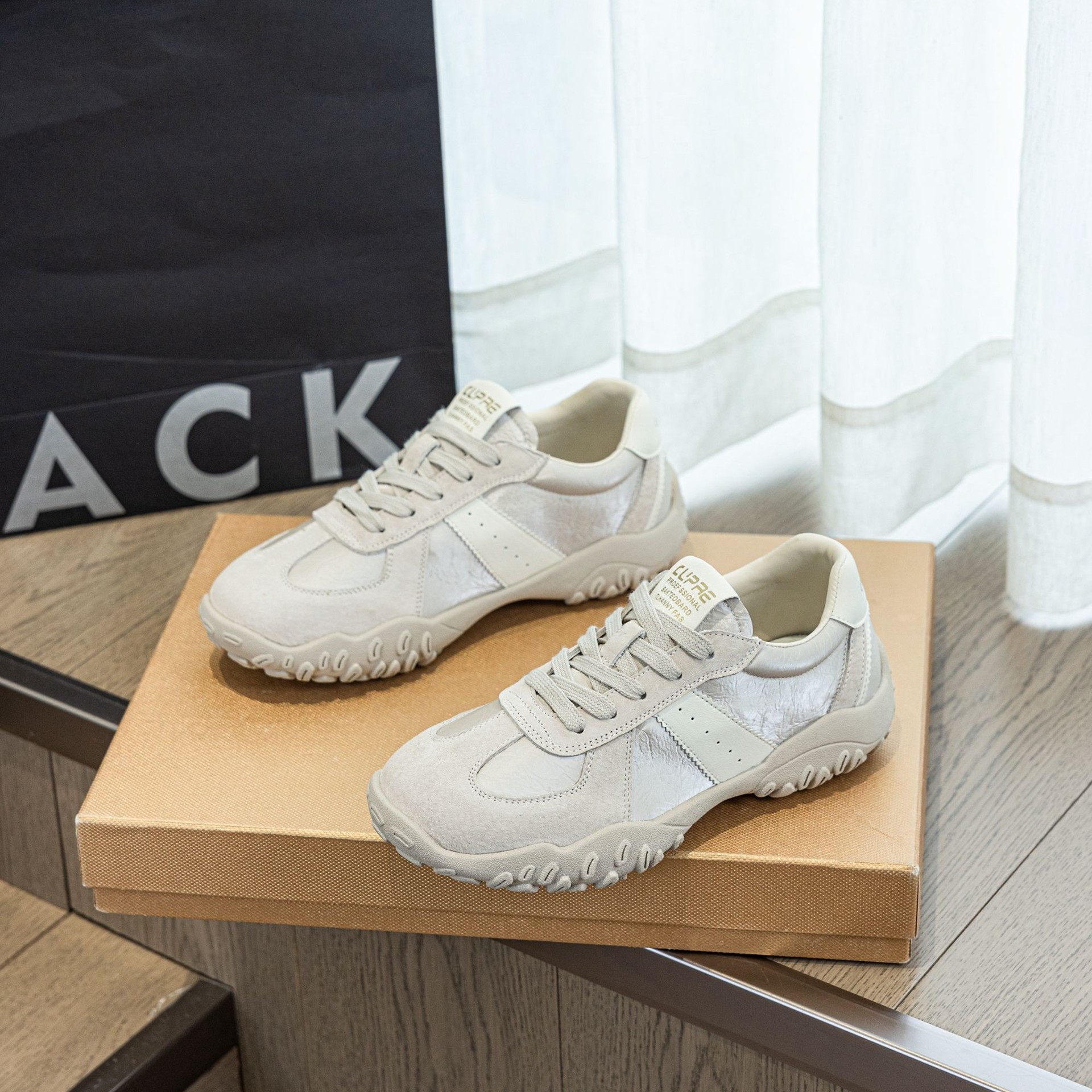 A new type of leather anti-slip and versatile De Xun shoes for women with soft soles, 56002, which can increase height by 7 cm details Picture