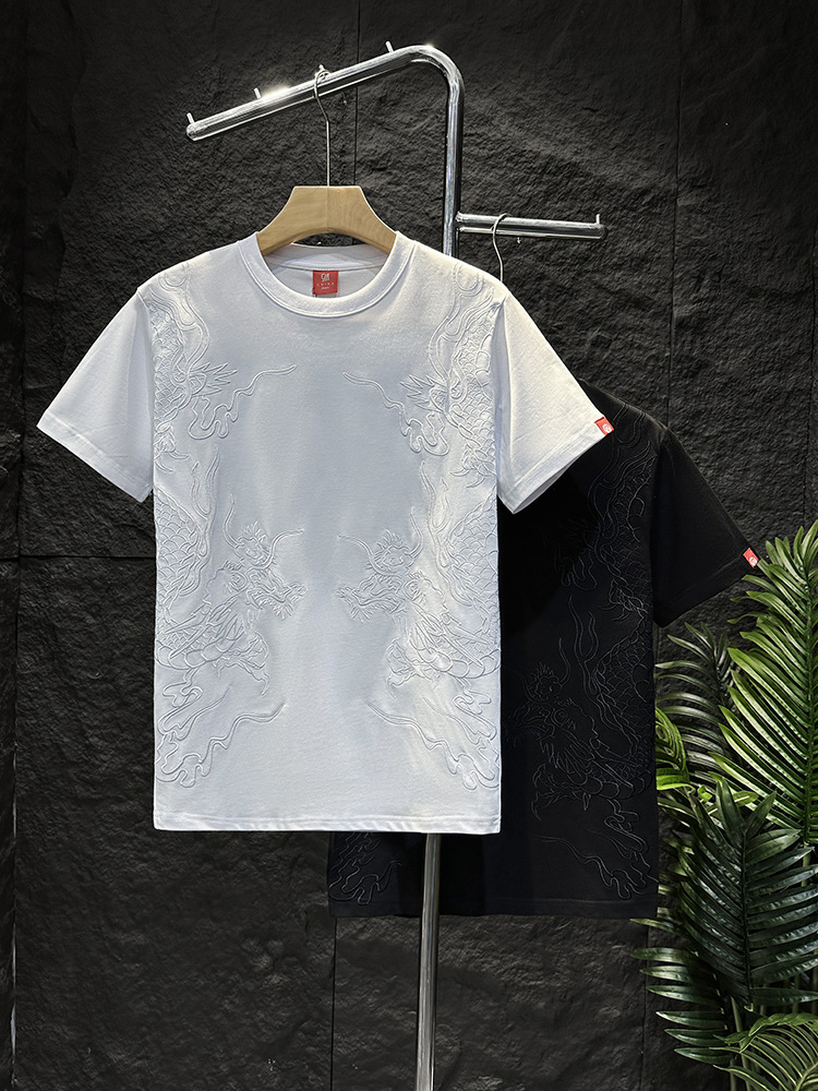 This is a highly anticipated short-sleeved T-shirt with dragon pattern embroidery for men's summer casual and versatile wear, featuring a half-sleeved base layer details Picture