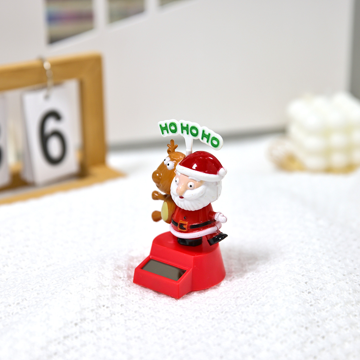 Creative solar-powered swing dolls, Christmas holiday gifts, reindeer, Santa Claus, automatic swing device, car accessories Specification image