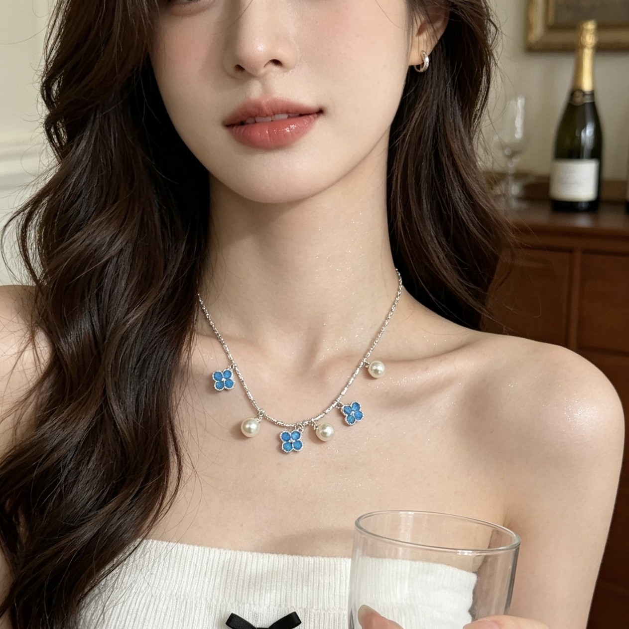 Colorful four-leaf clover pearl tassel necklace, multi-color zirconium-inlaid flower collarbone chain, light luxury and niche layered accessory wholesale Application Scenario