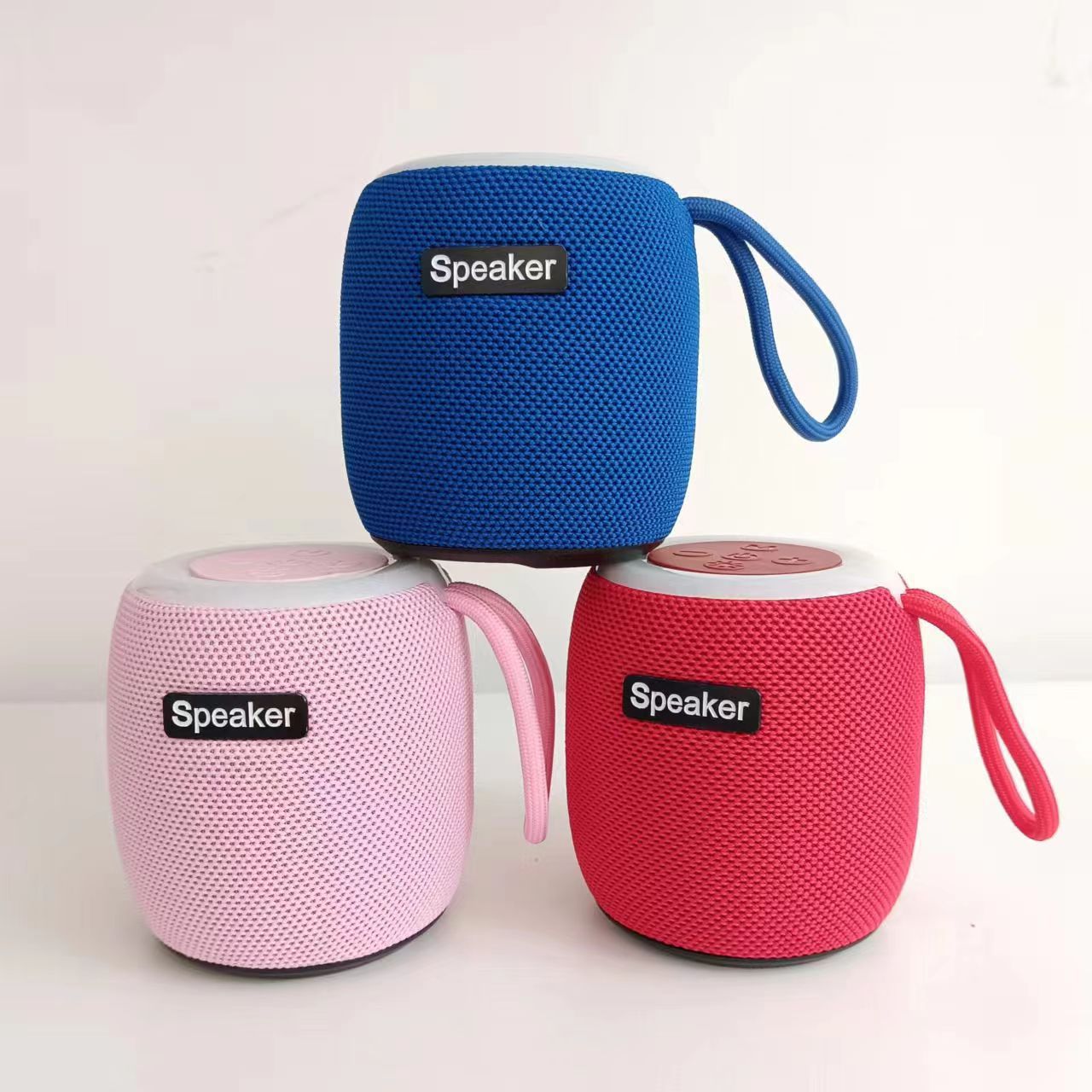 Cross-border 309 Bluetooth speaker, outdoor cycling wireless portable card-inserting subwoofer, home ambient light, desktop speaker Application Scenario
