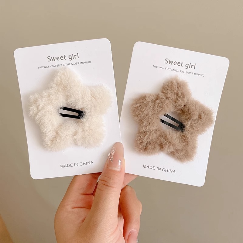 Autumn and winter plush five-pointed star hair clips, cute bangs, side clips, 2023 new bb hair clips, children's style hair clips Application Scenario