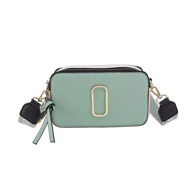 The 2024 new style of European and American simple, retro and fashionable camera bag for foreign trade features a trendy and niche design with a letter crossbody bag Item Picture